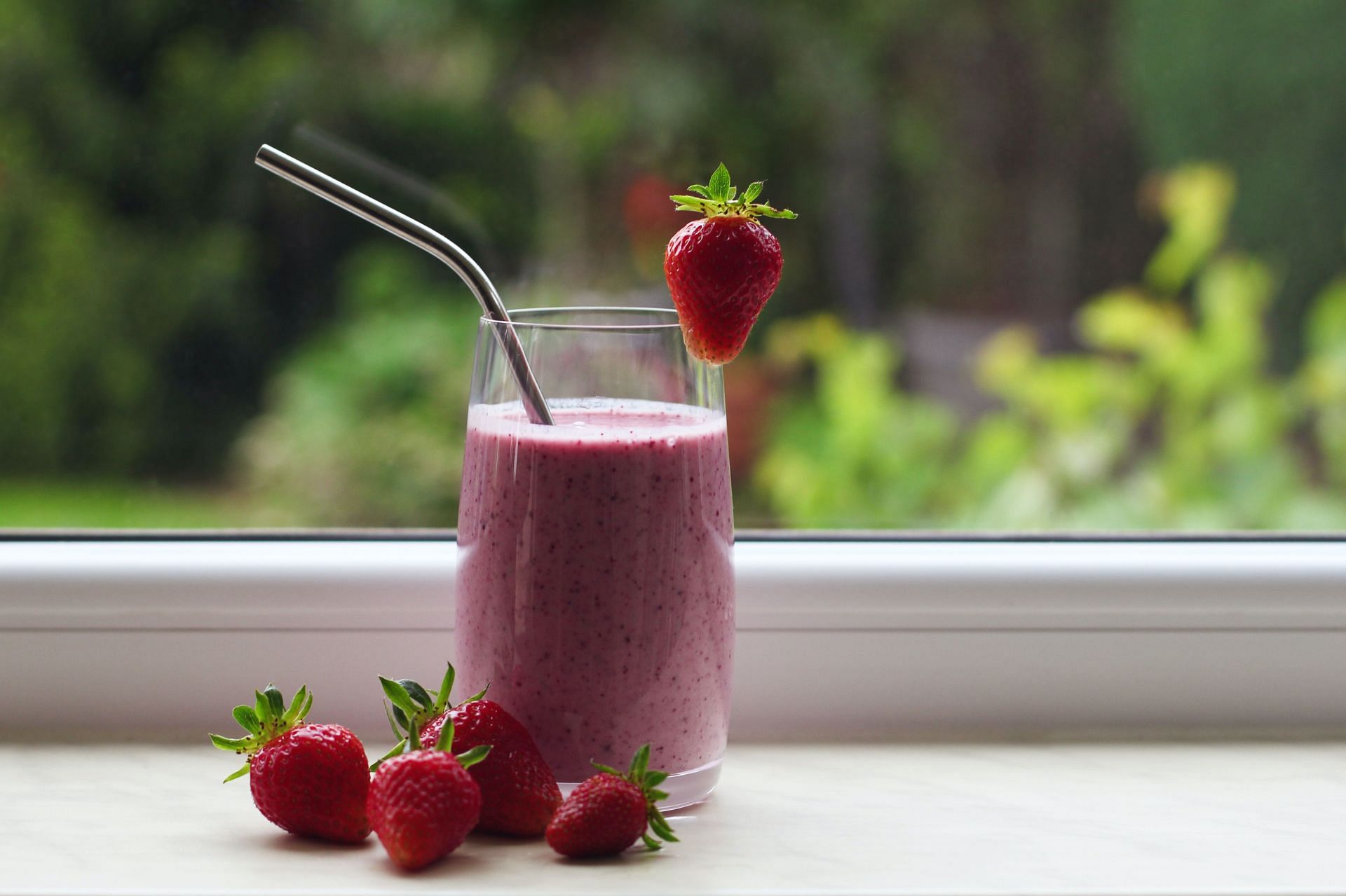 Immunity-boosting drinks (Image via Unsplash/Denis)